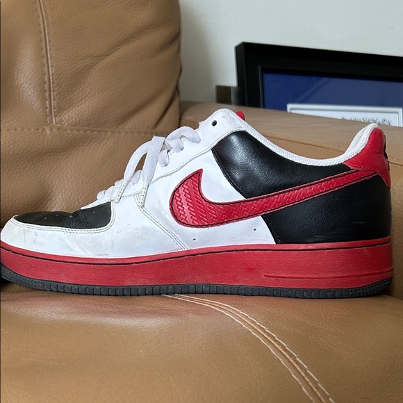 Nike Air Force 1 ‘82 Low Top Varsity Red Black and White size 13 - Picture 7 of 11